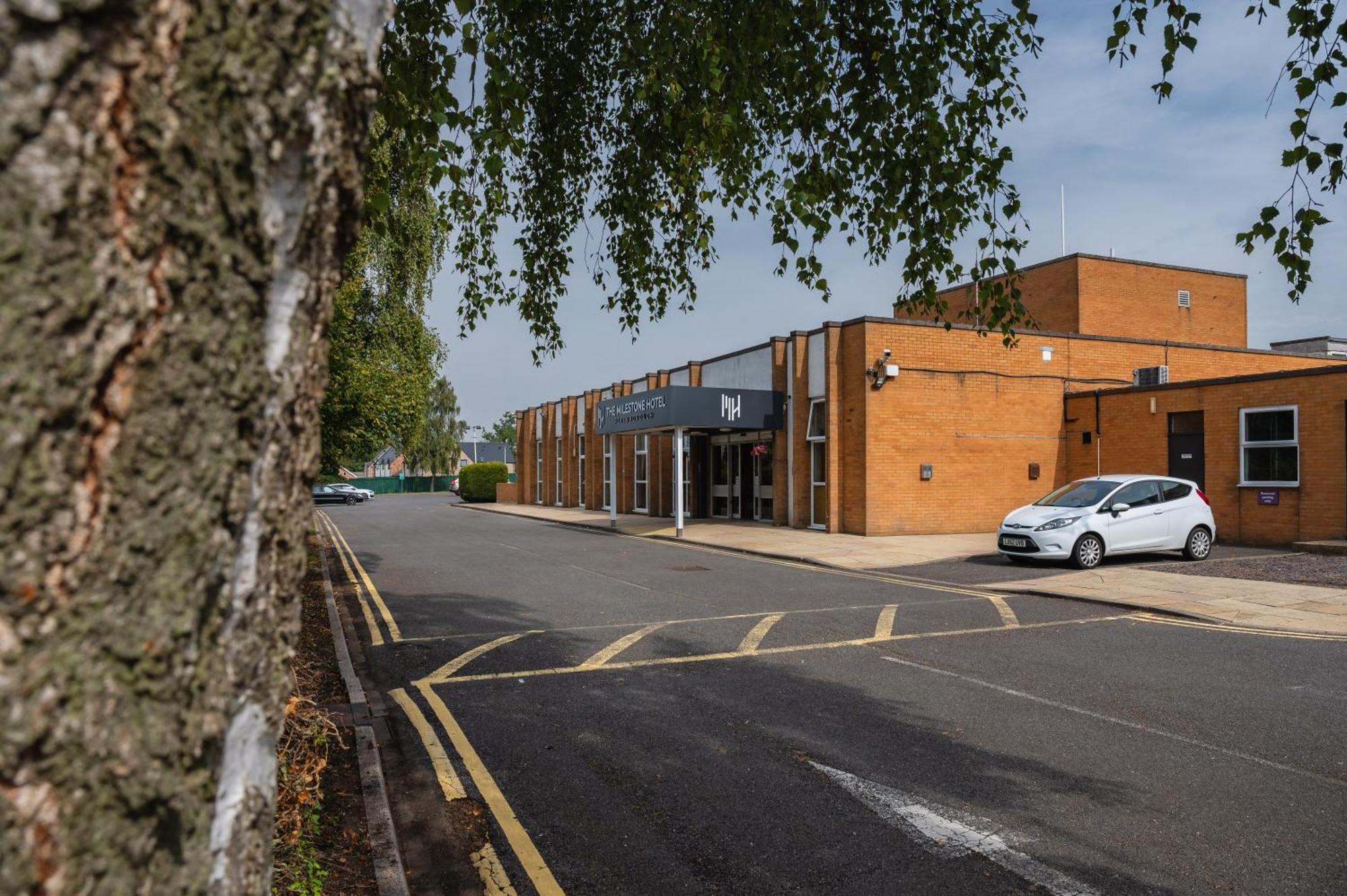 Milestone Peterborough Hotel A1M, Sure Hotel Collection By Best Western Stilton Exterior photo